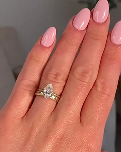 Anillo de Compromiso de Oro Puro de 14K con Diamante Cultivado en Laboratorio de 0.5ct en Forma de Pera y Banda con Incrustaciones, Conjunto de Anillos de Novia con Banda a Juego Apilable - Product Image 6