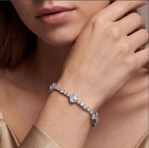 Magnifique bracelet en or rose 9 carats avec diamants de laboratoire ovales orientés est-ouest, 7,75 CTW - Product Image 3