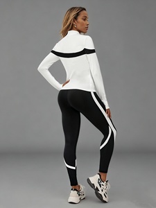 Ensemble de sport sans couture Atlaset tendance en trois pièces pour femmes : soutien-gorge de sport, leggings taille haute, veste, OEM, ODM, emballage personnalisé, marque privée - Product Image 2