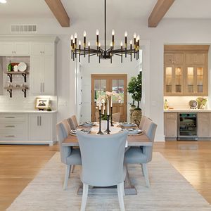 Lámpara de Araña Moderna de 37.63 Pulgadas, Estilo Granja, 16 Luces, Color Negro y Dorado, Lámpara Colgante Grande Tipo Vela para Mesa de Comedor, Diseño Exclusivo de Livi - Product Image 3