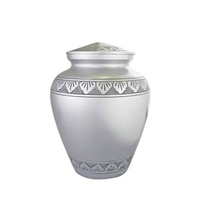 Urnas metálicas elegantes para cenizas funerarias humanas, diseñadas con cuidado para honorificar el trayectoria vital. - Product Image 5