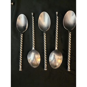 Juego de 5 Cucharas de Té de Acero Inoxidable con Mango Retorcido Clásico, Acabado Espejo de Alta Calidad, Resistentes al Óxido, para Bodas y Eventos - Product Image 4