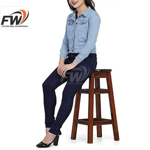 Chaqueta Vaquera para Mujer OEM, Chaqueta Vaquera Informal de Invierno de Alta Calidad, Estilo Corto, Azul Claro, 100% Algodón Transpirable - Product Image 3