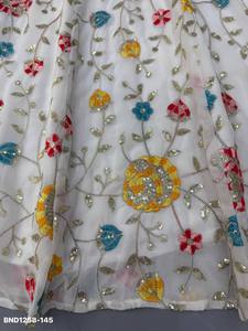 Traje Anarkali de Fiesta para Mujer, en Faux Georgette con Lentejuelas y Patrón de Hojas, sin Mangas, Largo, con Corte Acampanado - Product Image 2