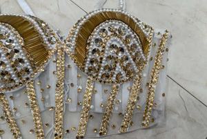 Corset bustier court en maille tissée brodé à la main, blanc, pour mariage d'hiver, avec col cœur, perles, strass et perles dorées, 100% - Product Image 3