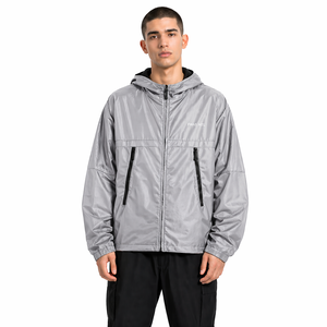 Chaqueta cortavientos unisex OEM gris con capucha, impermeable, con cremallera, informal, estilo urbano Y2K, proveedor estadounidense de chaquetas para hombre. - Product Image 1