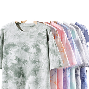 Camiseta de manga corta con cuello redondo y estampado tie-dye, tejida, de ajuste holgado, informal, para hombre, de longitud regular. - Product Image 1
