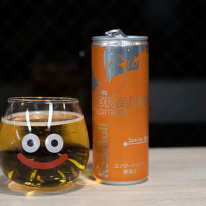 Red Bull Orange Edition Boisson Énergisante Orange & Abricot au Goût Agrumes Rafraîchissant, Boisson de Qualité Supérieure pour une Énergie Instantanée - Product Image 1