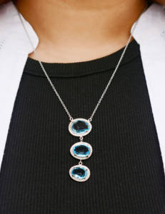 Collar de topacio azul cielo natural Trinity al por mayor con plata de ley 925, estilo de lujo, en venta - Product Image 2