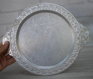 Bandeja de Plata de Lujo con Patrón en Relieve, Plato Metálico Decorativo al por Mayor para Bodas, Fiestas y Eventos, Vajilla - Product Image 5