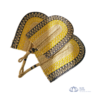 [VENTA EXITOSA] |   Abanico de mano hecho a mano con hierba marina, artesanía ecológica y sostenible para bodas, decoración de playa y hogar, refrescante, de Vietnam. - Product Image 1