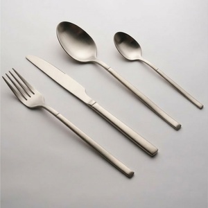 Ensemble de couverts en laiton pur fait main, 3 pièces, vaisselle de luxe de qualité supérieure, ensemble de couverts classiques dorés pour table à manger, à prix avantageux - Product Image 6