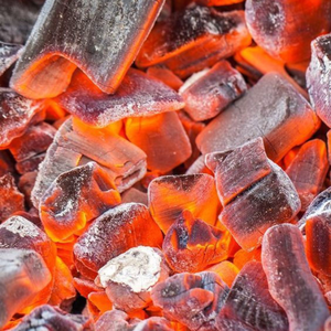 Le charbon de bois de tamarin pour griller le barbecue a une densité élevée et un arôme distinctif vendu à un prix abordable - Product Image 1