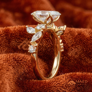 แหวนแต่งงานเพชรทรงวงรีทองคำ 14K สุดหรู พร้อมดีไซน์หินประดับด้านข้างลายดอกไม้สำหรับผู้หญิง - Product Image 3
