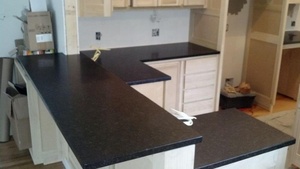 แผ่นหินแกรนิตขนาดใหญ่ ผิวขัดเงา สไตล์โมเดิร์นร่วมสมัย สีดำมุก  ทนทาน เป็นมิตรกับสิ่งแวดล้อม เหมาะสำหรับใช้ในโรงแรม - Product Image 5