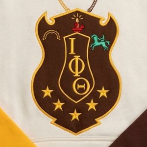 Sudadera de cuello redondo de chenilla con cresta de Iota Phi Theta Opp Sleeve, ropa griega premium, suéter de fraternidad - Product Image 2