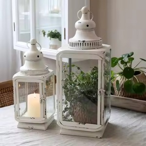 Portavelas de Hierro Blanco con Panel de Vidrio y Soporte para Plantas para Decoración del Hogar - Product Image 1