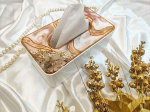 Caja de pañuelos de resina con base firme, superficie fácil de limpiar, aspecto elegante, construcción robusta, ideal para sala de estar o coche, de la India. - Product Image 4