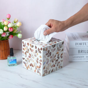 Caja de pañuelos cuadrada hecha a mano con incrustaciones florales para decoración del hogar en la mesa de la sala de estar - Product Image 6