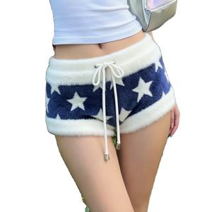 Pantalones cortos de forro polar de nuevo diseño para mujer, con bordado personalizado, suaves, cálidos, holgados, de alta calidad, con cordón ajustable, pantalones cortos de forro polar Sherpa para mujer - Product Image 3