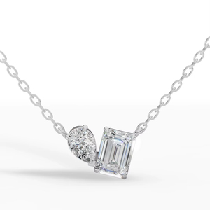 Collier Toi et Moi élégant en argent sterling 925 avec pendentif bypass à deux pierres, diamant simulé taille poire et émeraude, idéal comme cadeau - Product Image 1