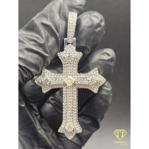 Pendentif Croix Chrétienne Premium avec Pierres de Diamant Moissanite VVS et Artisanat de Bijouterie Personnalisé - Product Image 4