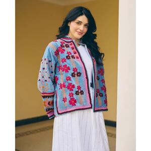 Chaqueta Acolchada de Punto Azul Claro para Mujer, Bordada a Mano con Diseño Floral, Cuello Mandarín, 100% Algodón Ecológico de Secado Rápido - Product Image 1