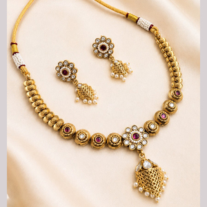 Ensemble de bijoux ethniques indiens traditionnels Pota Kundan - Collier plaqué or, cristaux en strass, boucles d'oreilles pendantes en perles assorties, pour mariée - Product Image 1
