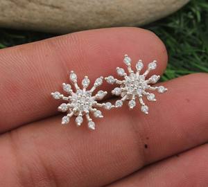 Pendientes de Plata de Ley 925 de Lujo con Circonita Cúbica, Joyería Fina Minimalista para Mujer y Hombre, Venta al por Mayor para Fiestas - Product Image 1