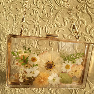 Pochette en résine peinte à la main, écologique, avec fleurs pressées, motif prairie ensoleillée, pour décorations de mariage - Product Image 1