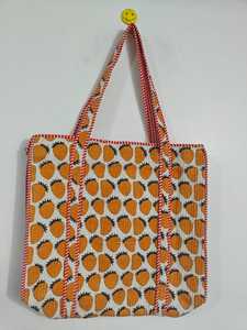 Sac fourre-tout matelassé bohème fait main en toile Kantha imprimée, réversible, avec broderie ouverte, sac à bandoulière ethnique pour femme - Product Image 5