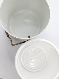 Cubo de Hielo Blanco de Diseño con Asa Dorada para Bares de Lujo en el Hogar, Fiestas, Ocasiones Festivas y Regalos, Hecho en India - Product Image 3