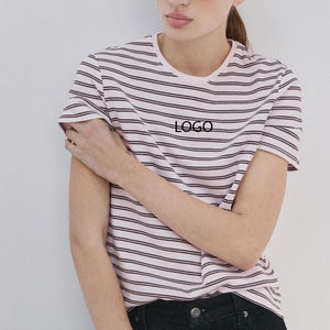 Camiseta de Mujer con Cuello Redondo, Diseño Chic, Manga Corta, con Diseño de Alta Calidad / Camiseta de Mujer con Material de Alta Calidad y Logotipo - Product Image 1