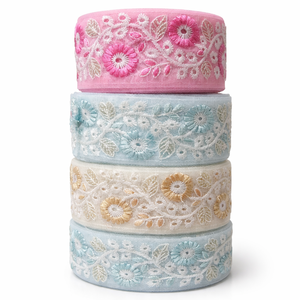 Dentelle florale brodée large vintage de luxe, écologique, 2,5 pouces, multicolore, pour sari de mariée et haute couture - Product Image 1