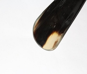 Chausse-pied en corne de buffle poli, fait main, de forme naturelle, à thème animalier, design floral, moderne et écologique, cadeau d'affaires pour hommes F S - Product Image 3
