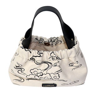 Bolso Tote de Alta Calidad con Diseño de Bordado Único y Exclusivo con Patrón de Espinas para Compras y Desplazamientos - Product Image 4