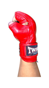 ถุงมือ MMA หนังแท้สีแดงคุณภาพระดับมืออาชีพแบบนิ้วครึ่ง ปิดด้วยเวลโคร สำหรับฝึกศิลปะการต่อสู้ 男女 ใช้ได้ - Product Image 2