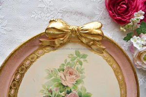 Bandeja de servicio de madera bellamente elaborada Tayyab Handicrafts, bordes decorativos y grabados para ocasiones especiales en el hogar y la comida - Product Image 5