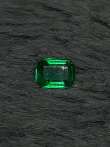 Esmeralda Natural Premium de Zambia, Forma Octogonal Ovalada, Gema Verde Intensa Genuina para Joyería - Product Image 3