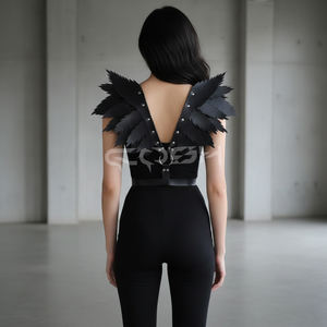 Harnais de corps noir et or avec accents dorés métalliques - Product Image 5