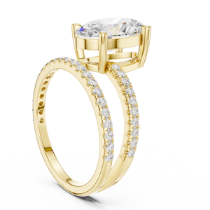 Anillo de Compromiso de Oro Amarillo de 14K para Mujer con Diamante de Corte Ovalado y Engaste Pavé, Estilo Clásico - Product Image 5