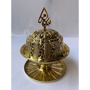 Quemador de incienso de metal bellamente elaborado que agrega un toque de elegancia atemporal a cualquier espacio, proporcionando una base segura y estable. - Product Image 5