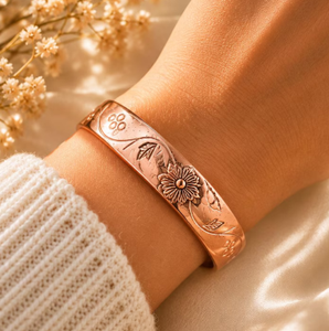 กำไลข้อมือทองแดงแท้แบบขายส่ง ลายดอกไม้สลักเลเซอร์ สไตล์โบราณ สำหรับบำบัดตามหลักอายุรเวท - Product Image 5