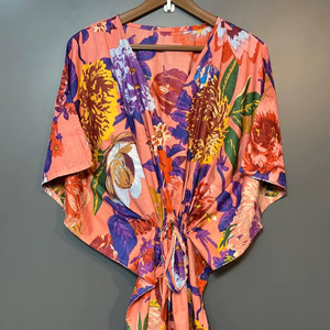 Nuevo Kaftán Naaz Textile Elegante con Estampado Animal, Cuello en V, Cordón Ajustable, Manga Corta, Corte Evase, Algodón Suave Indio, Encaje Frontal para Verano - Product Image 1