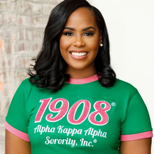 Camiseta de chenilla 1908 con ribete rosa, verde con letras bordadas en rosa, ropa de hermandad, camiseta universitaria de algodón para mujer, estilo griego. - Product Image 2