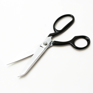 Outil de découpe de tissu moderne avec poignée ergonomique et construction équilibrée pour la couture et les travaux de confection, ciseaux de tailleur - Product Image 5
