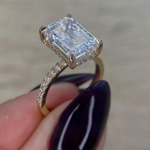 Anillo de Compromiso de Cristal con Corte Esmeralda para Mujer, ZAYRO EXPORT ZR-221, Certificado IGI, Oro Sólido de 18K, Engaste de Puntas, Estilo Floral - Product Image 4