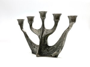 Candelabro Metálico de Cinco Brazos - Centro de Mesa Artesanal, Ecológico y Duradero para Navidad - Product Image 6