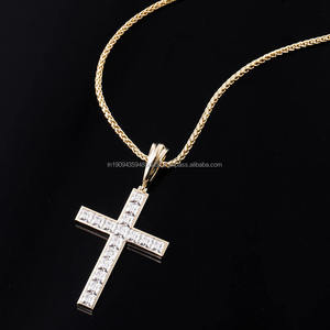 Pendentif croix en moissanite taille princesse de luxe, fabriqué en argent sterling 925, collier statement chrétien hip-hop pour homme - Product Image 1