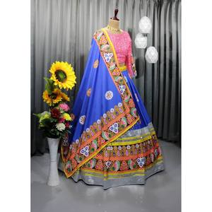 NUEVA LLEGADA MANTEQUILLA SEDA ESPEJO IMPRESO DIGITAL TRABAJO LEHENGA CHOLI CON DUPATTA AZUL - Product Image 1